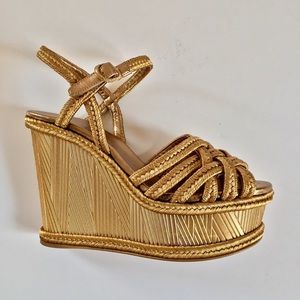 NEW YEAR SALE! RARE EUC CHANEL WOVEN GOLD EGYPTIAN RUNWAY PLATFORM SANDAL